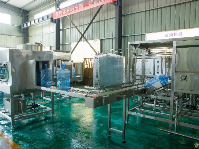 制礦泉水機(jī)器設(shè)備價(jià)格多少錢 制礦泉水機(jī)器設(shè)備價(jià)格多少錢